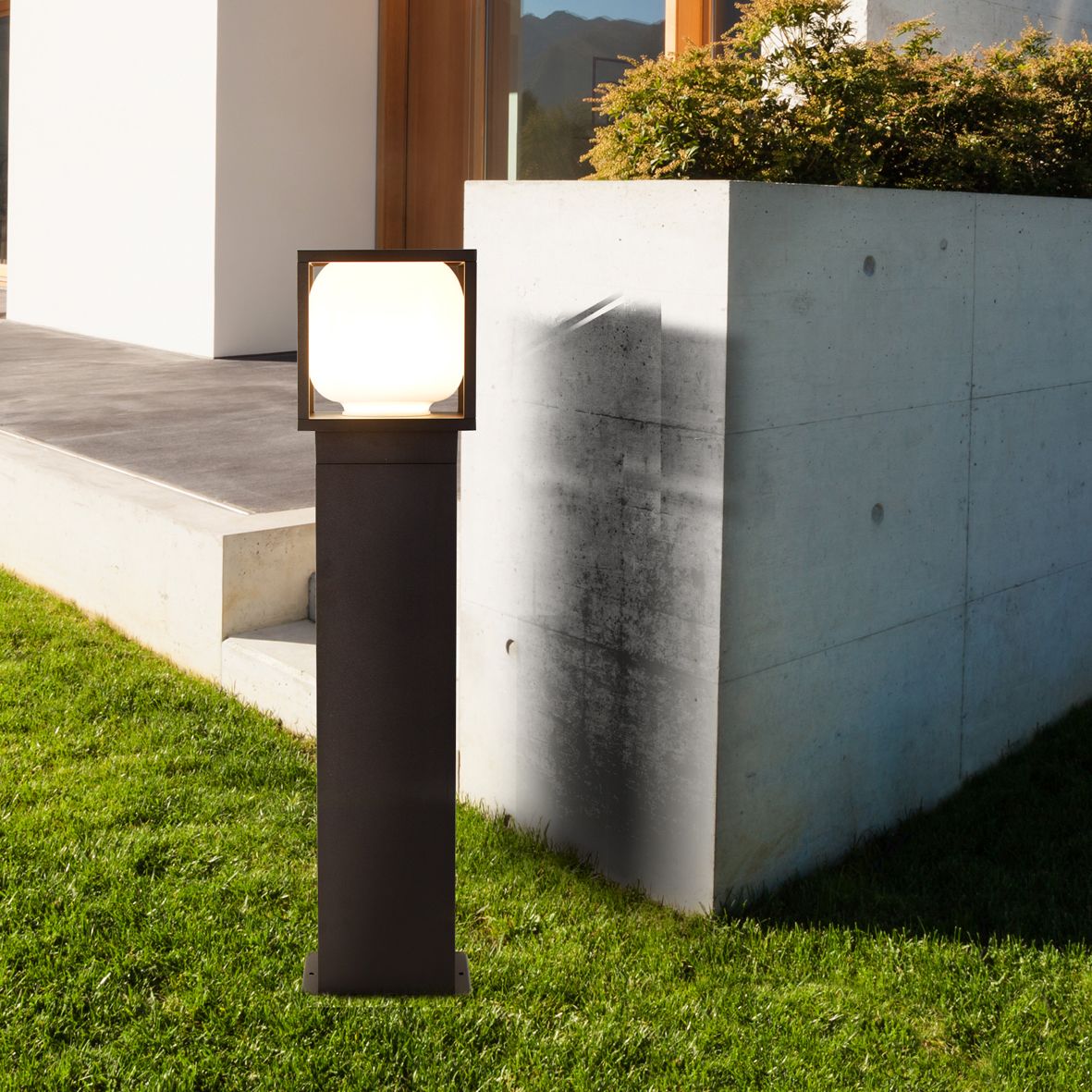 Athens Outdoor Post