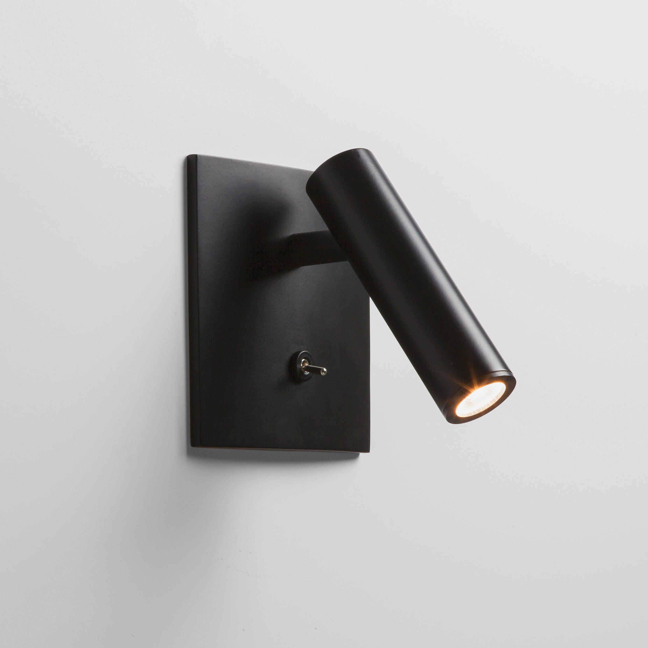 Enna Recessed Switched LED