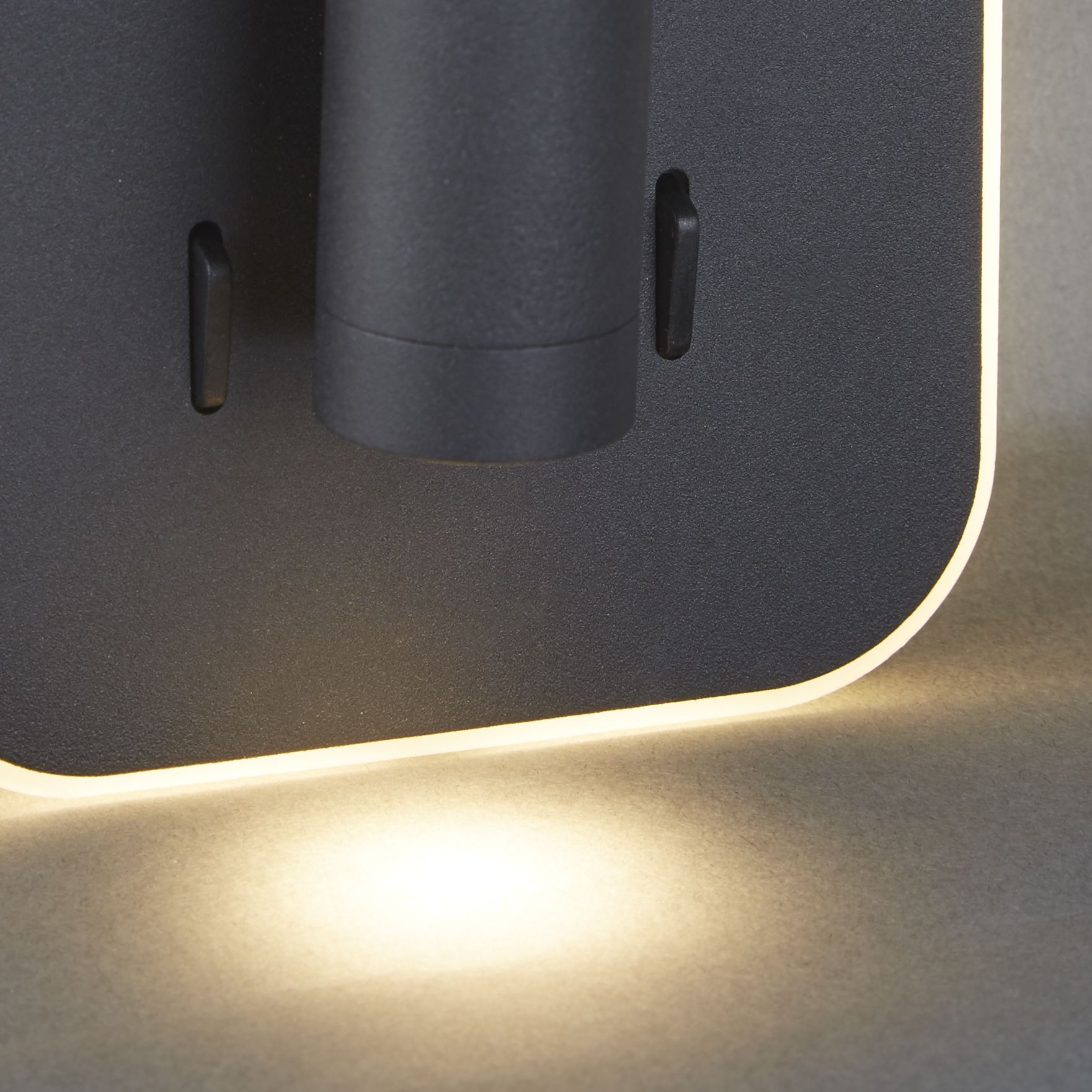 Sonny LED Wall Light