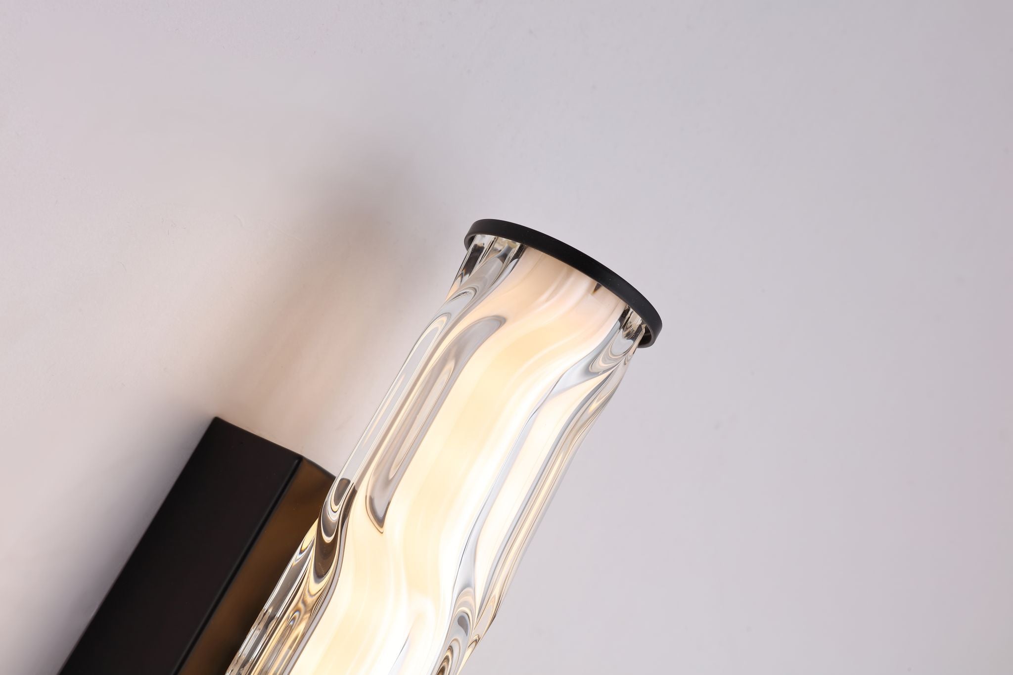 Vibrate LED 33mm High Wall Light