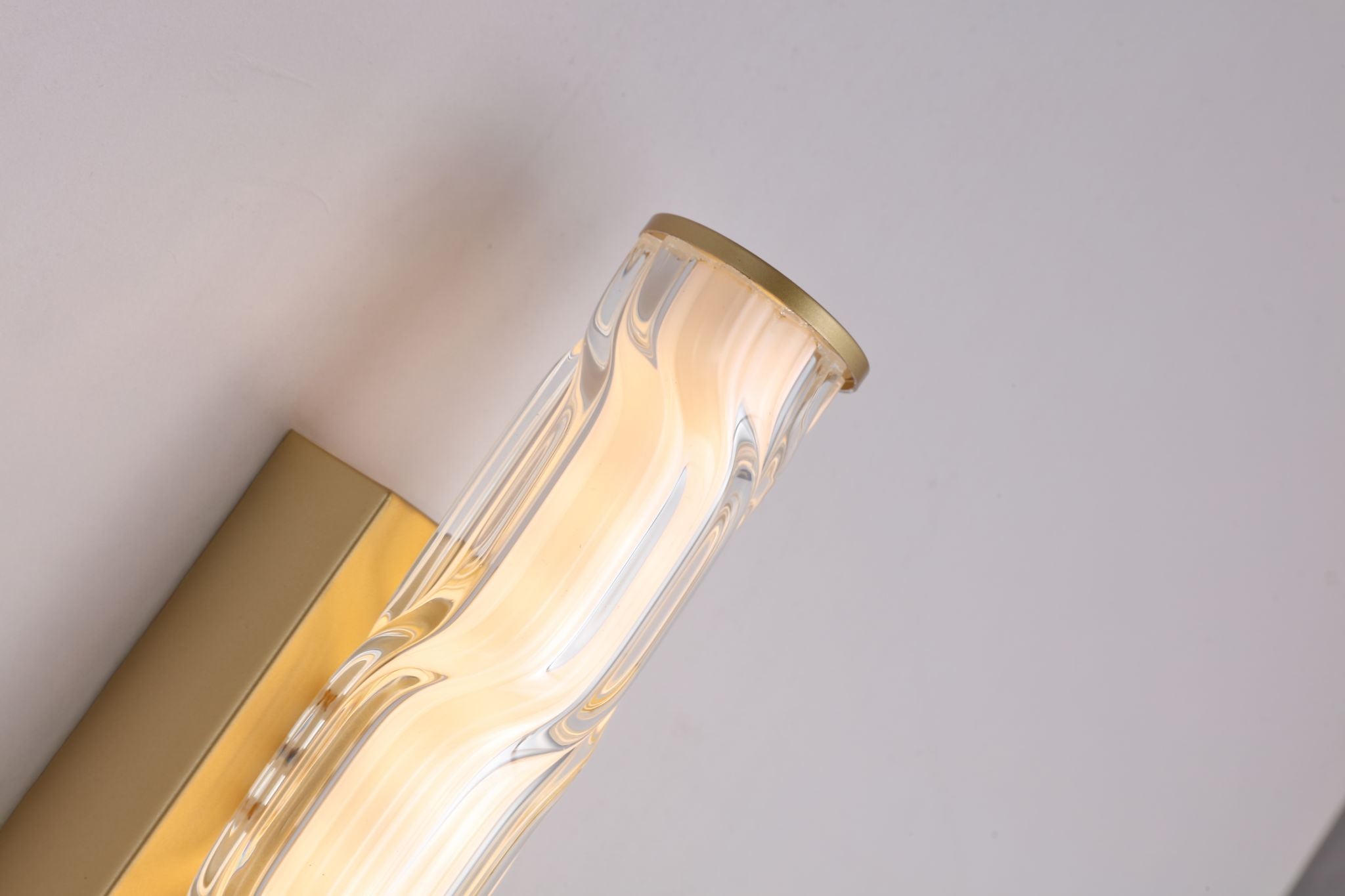 Vibrate LED 33mm High Wall Light