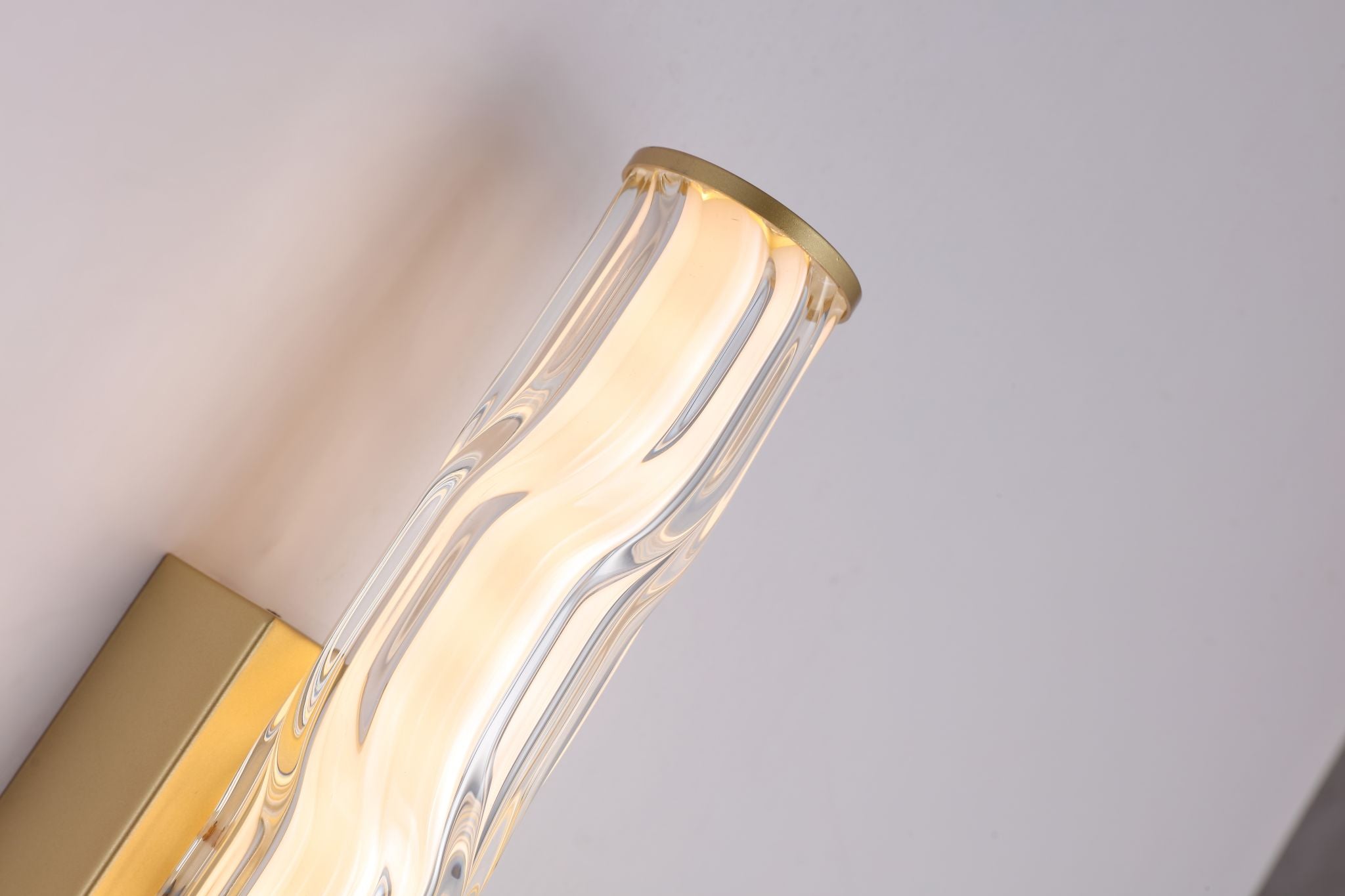 Vibrate LED 43mm High Wall Light