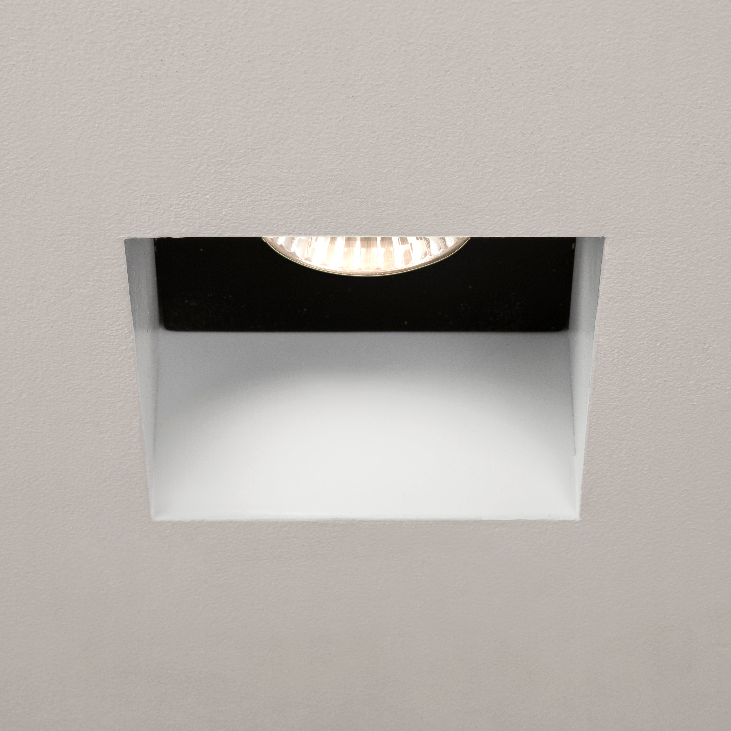 Trimless Square