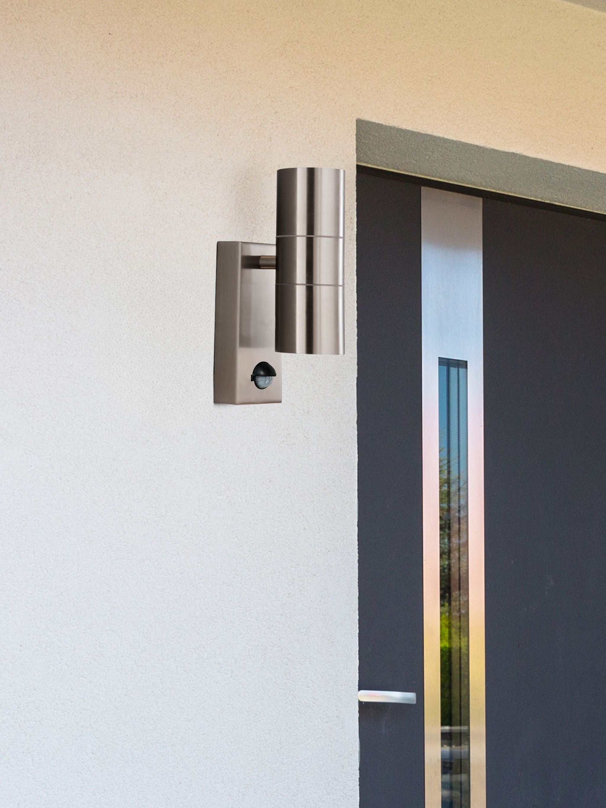 Metro Outdoor Wall Light