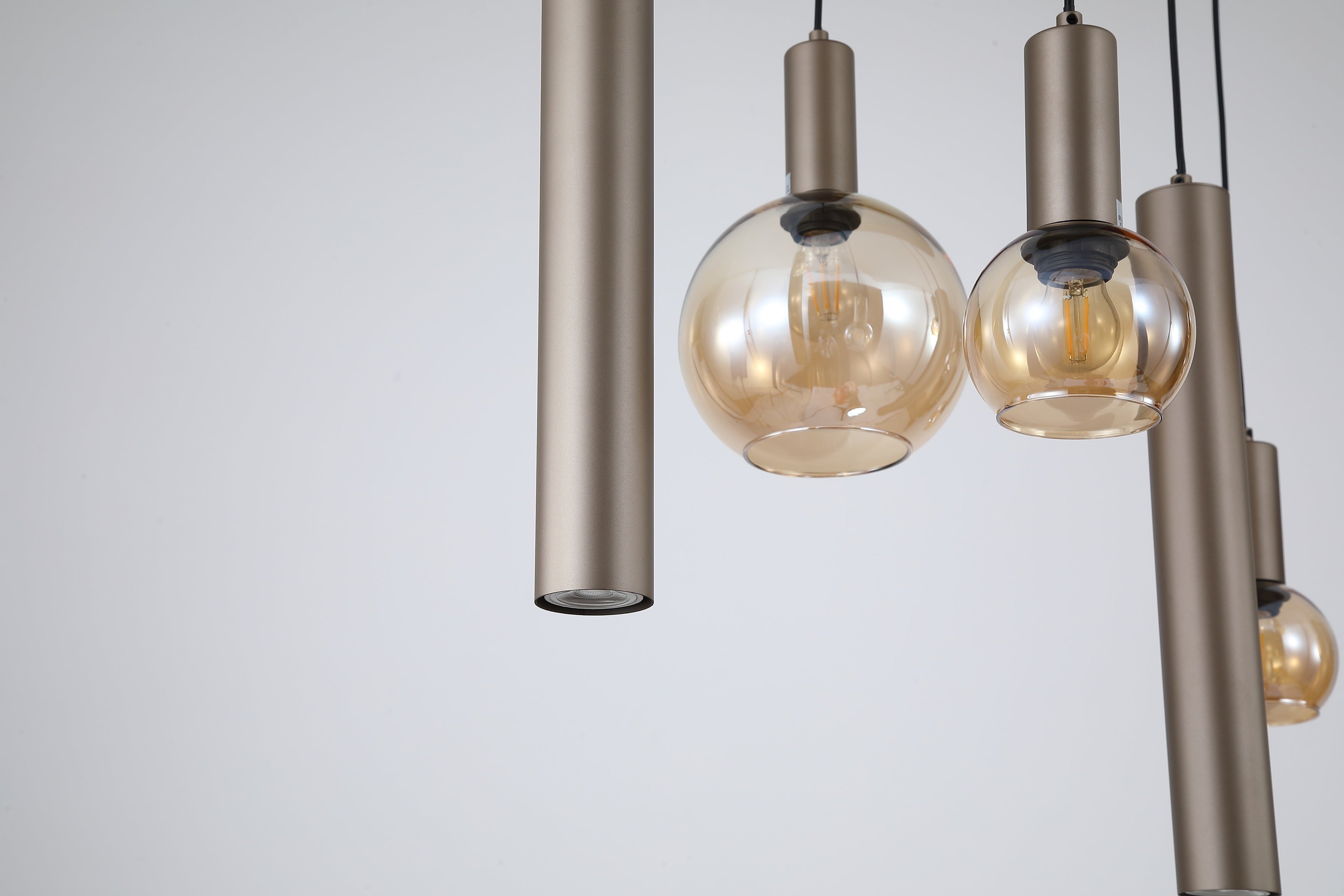 Lyon 8Lt Pendant
