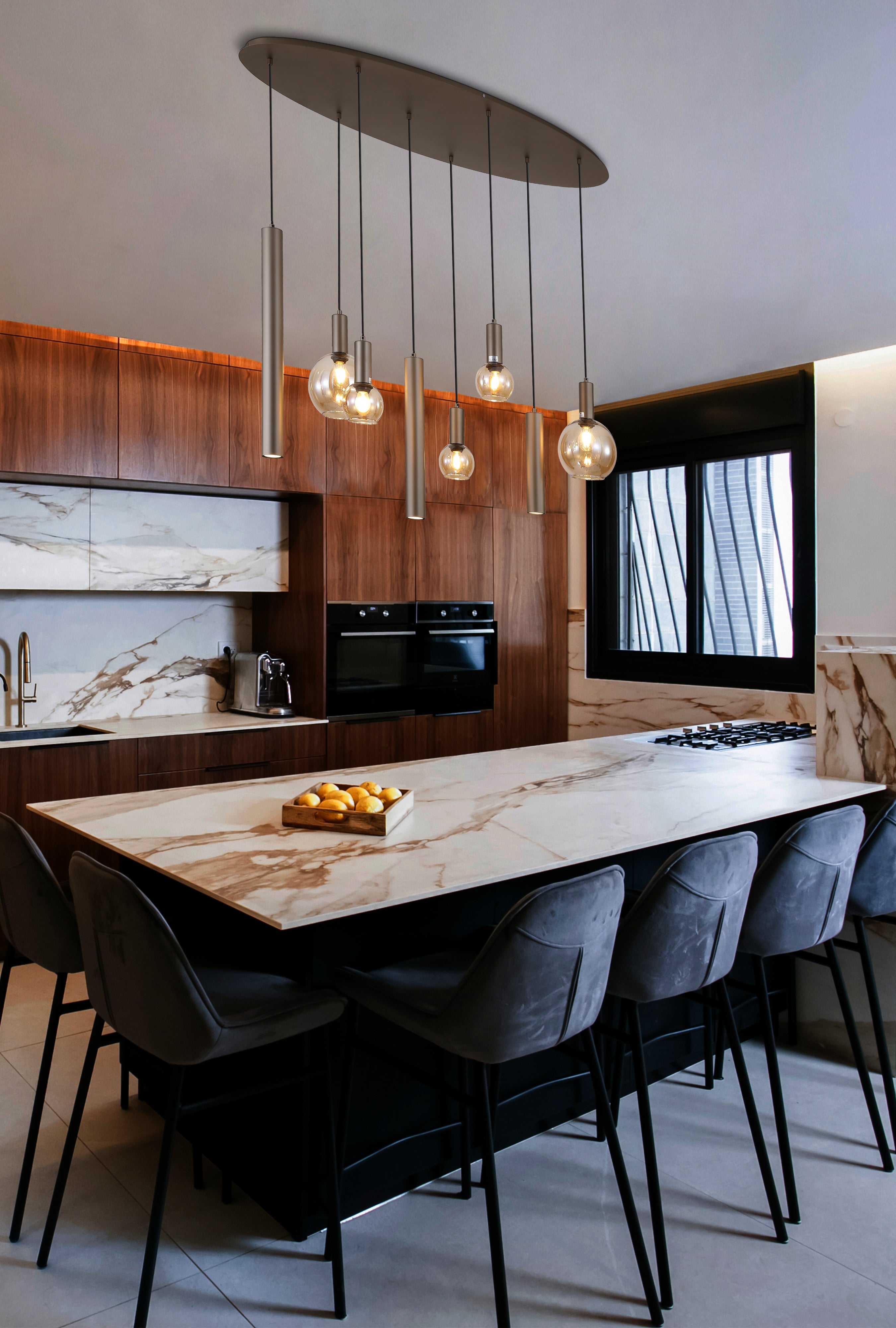 Lyon 8Lt Pendant