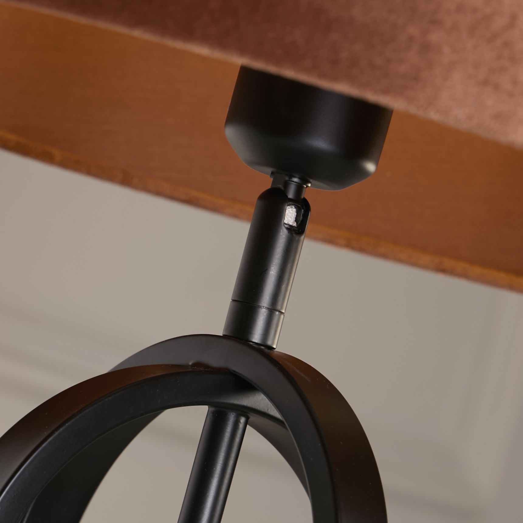 Chic Table Lamp