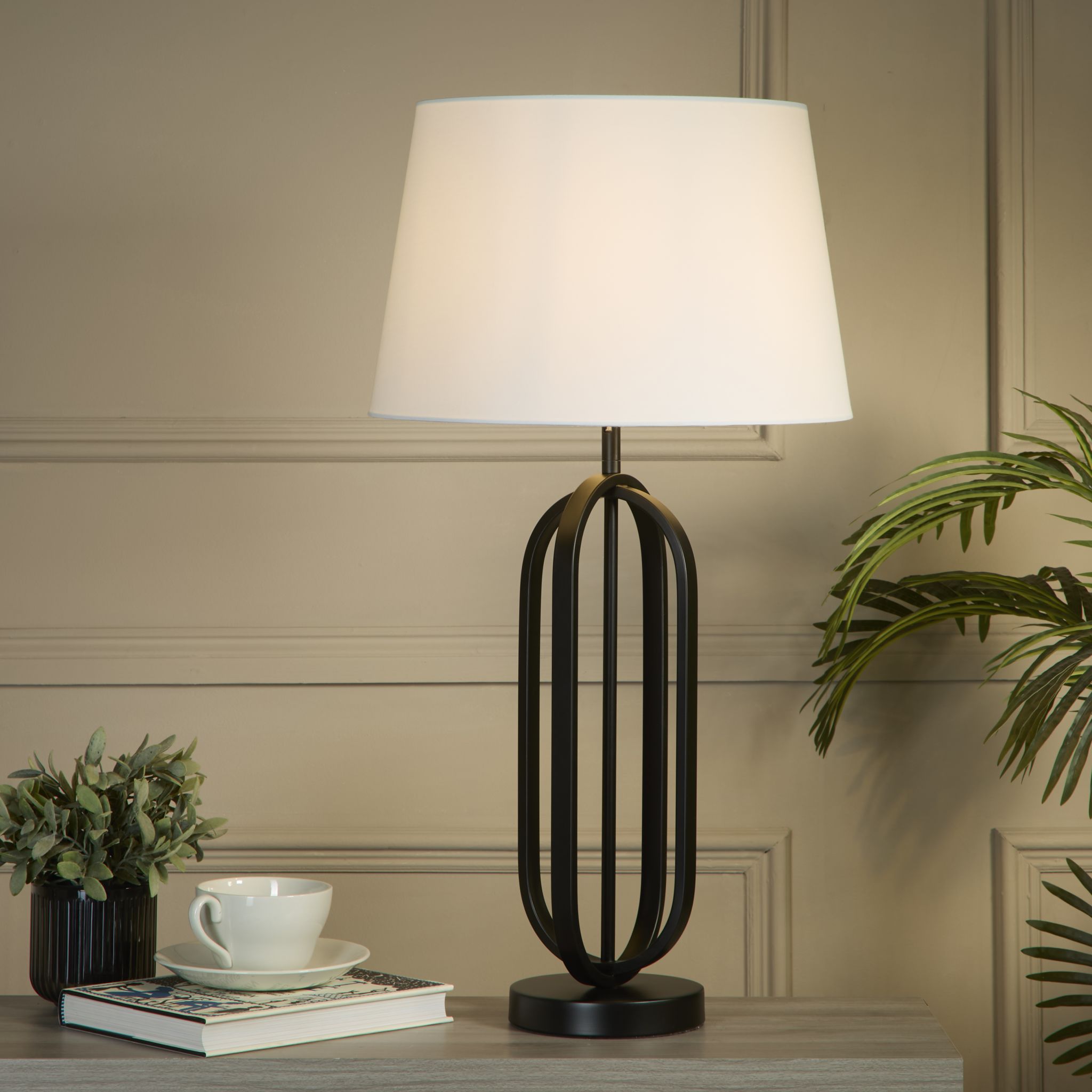 Chic Table Lamp