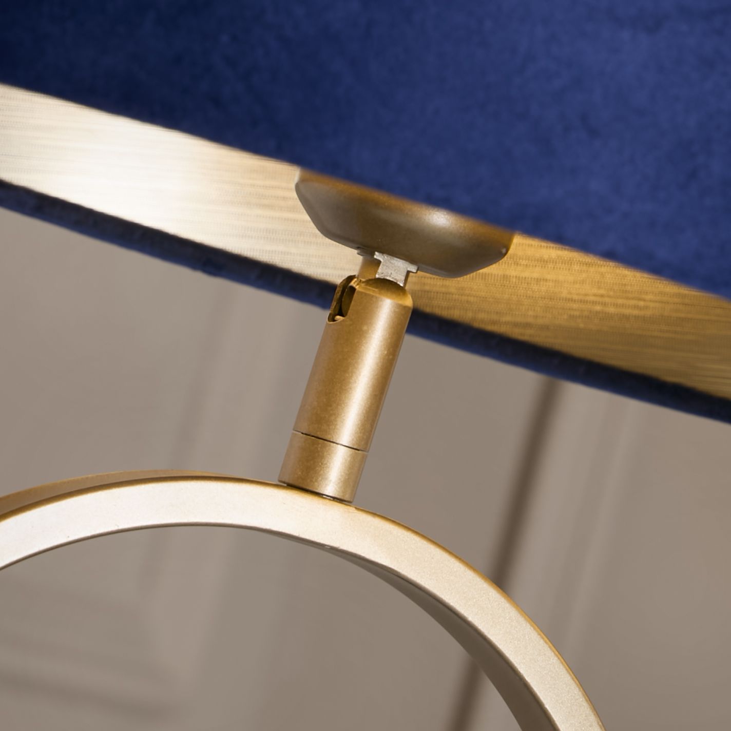 Modish Table Lamp - Bronze