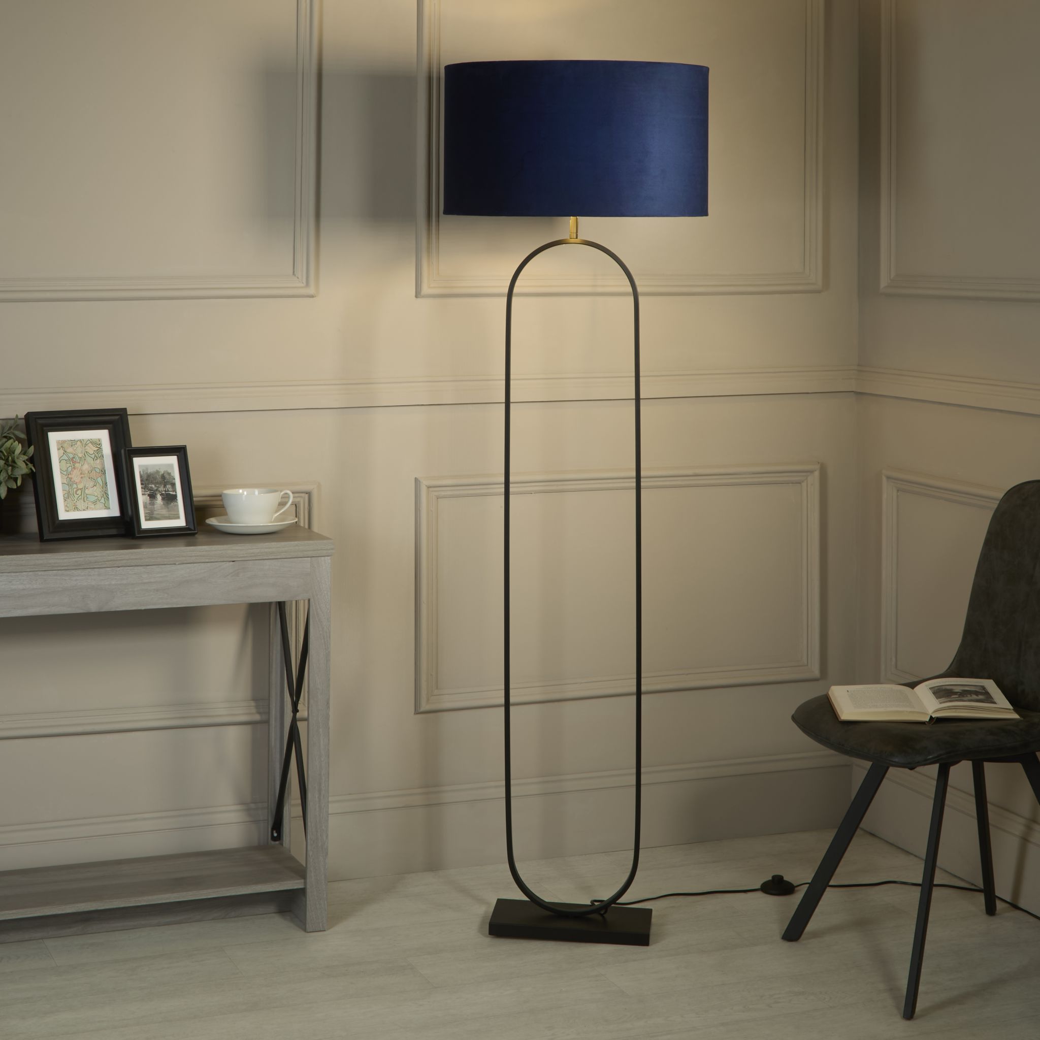 Modish Floor Lamp Black