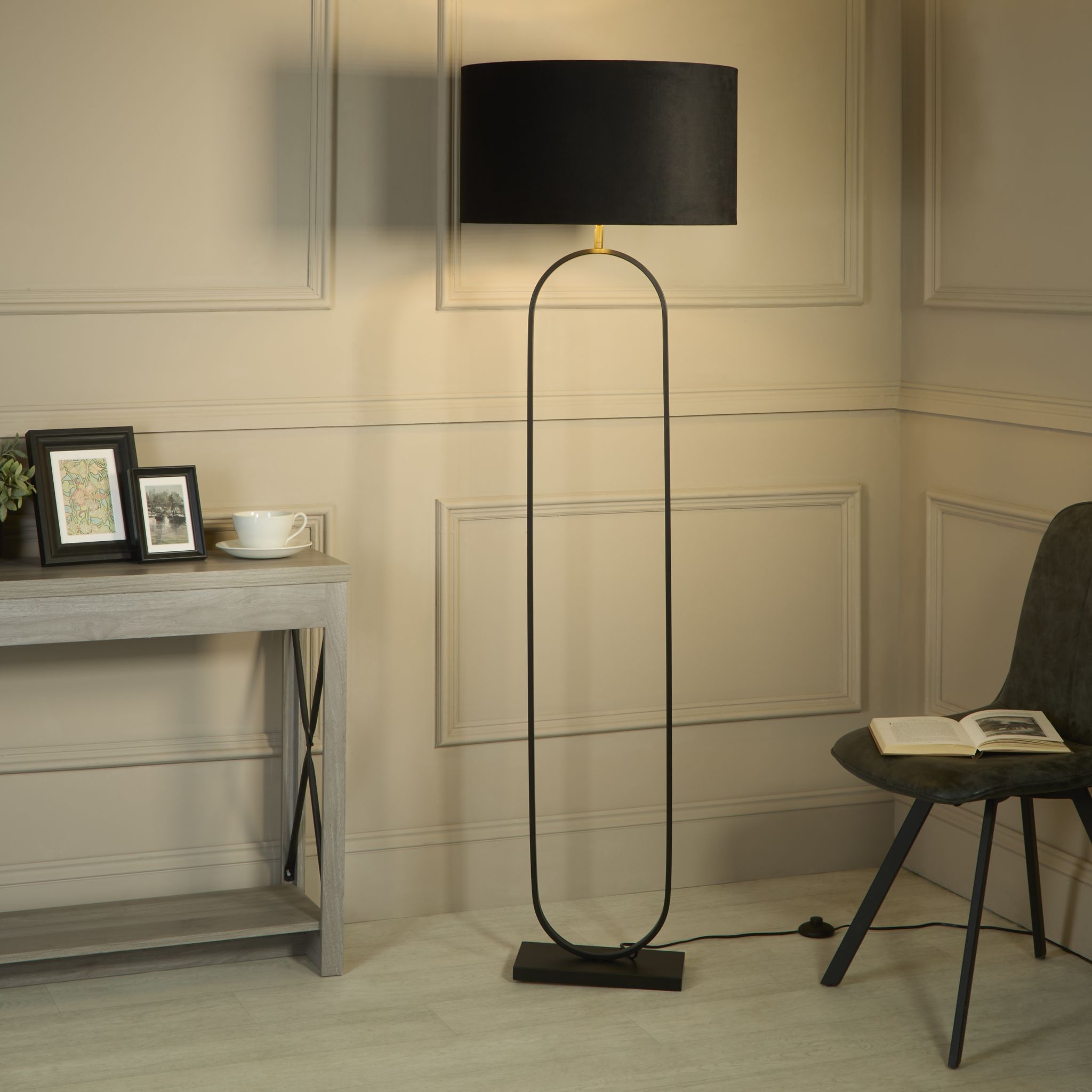 Modish Floor Lamp Black