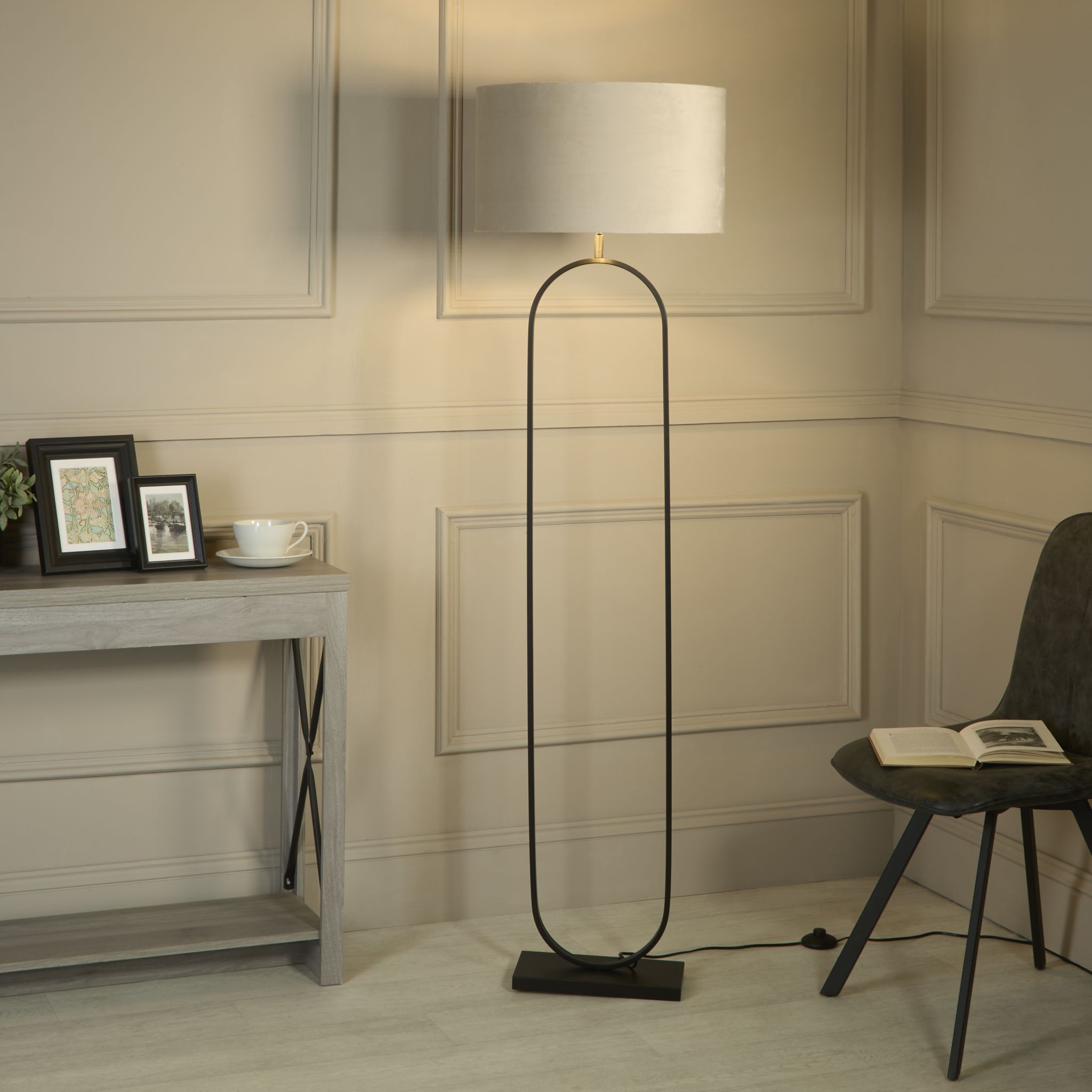 Modish Floor Lamp Black