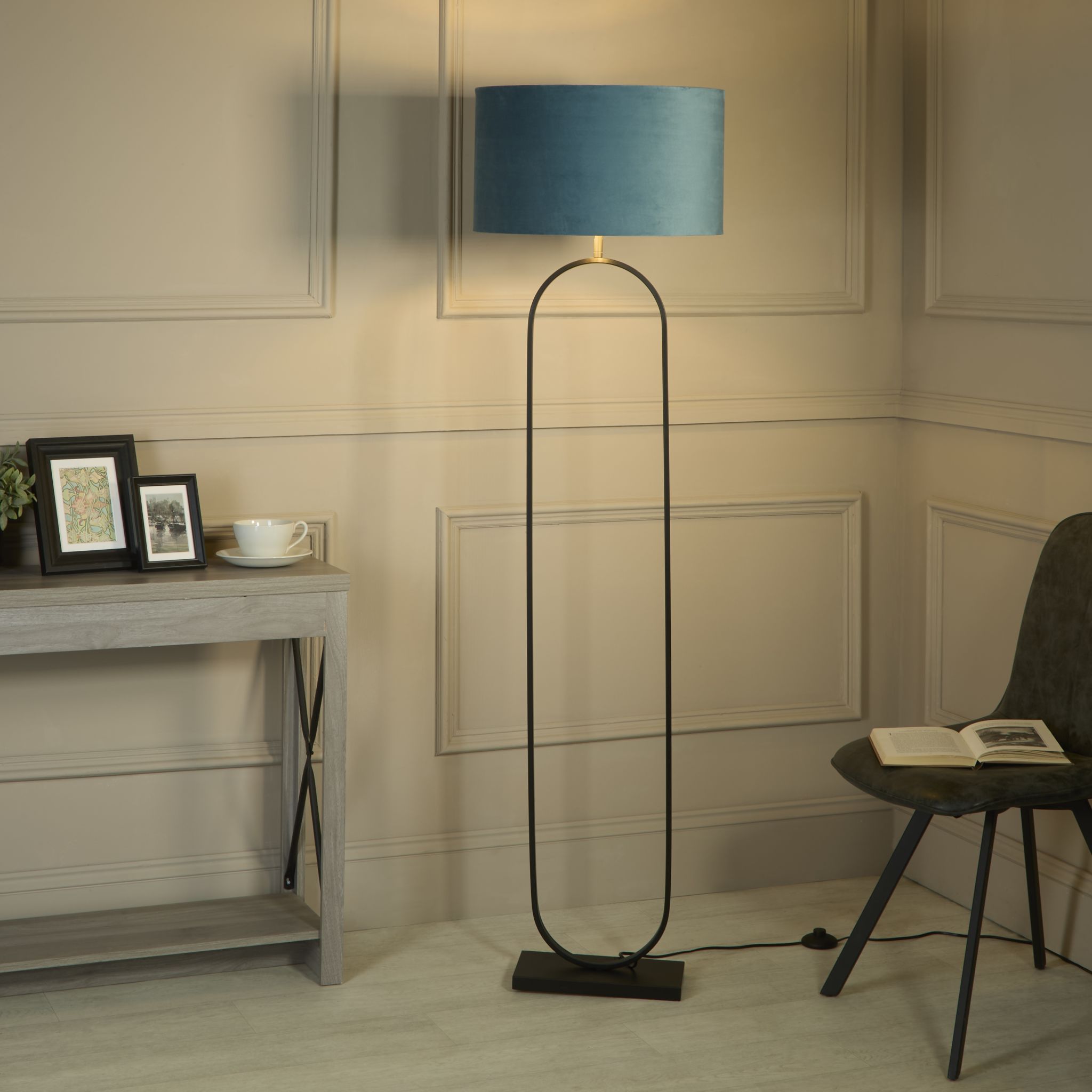 Modish Floor Lamp Black