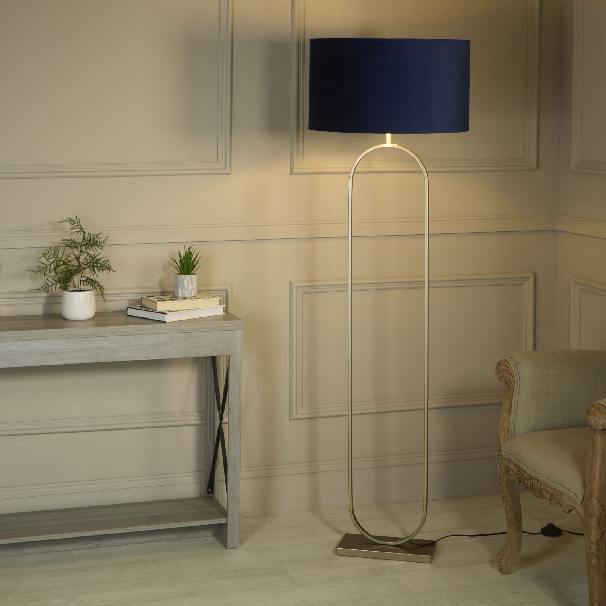 Modish Floor Lamp Bronze