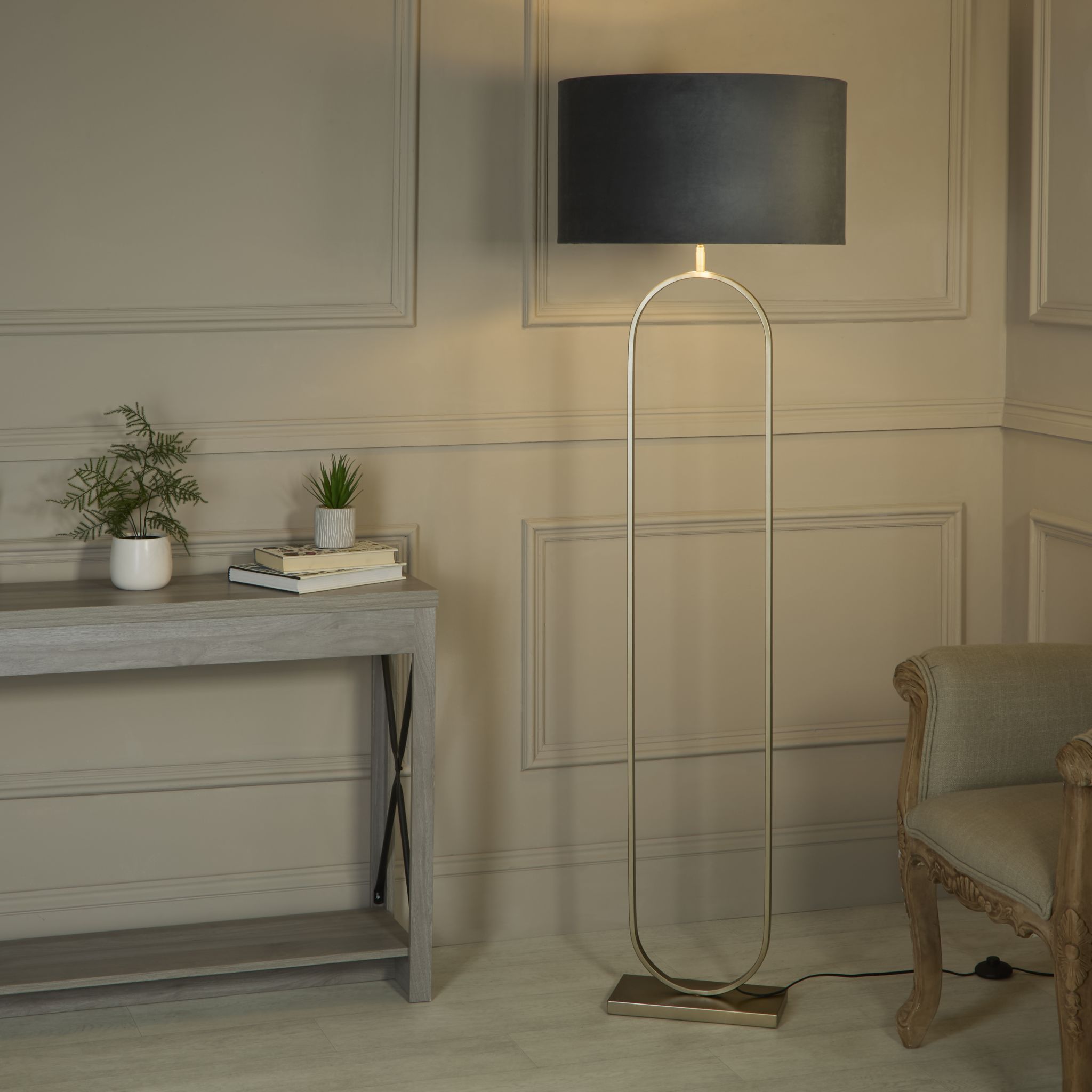 Modish Floor Lamp Bronze
