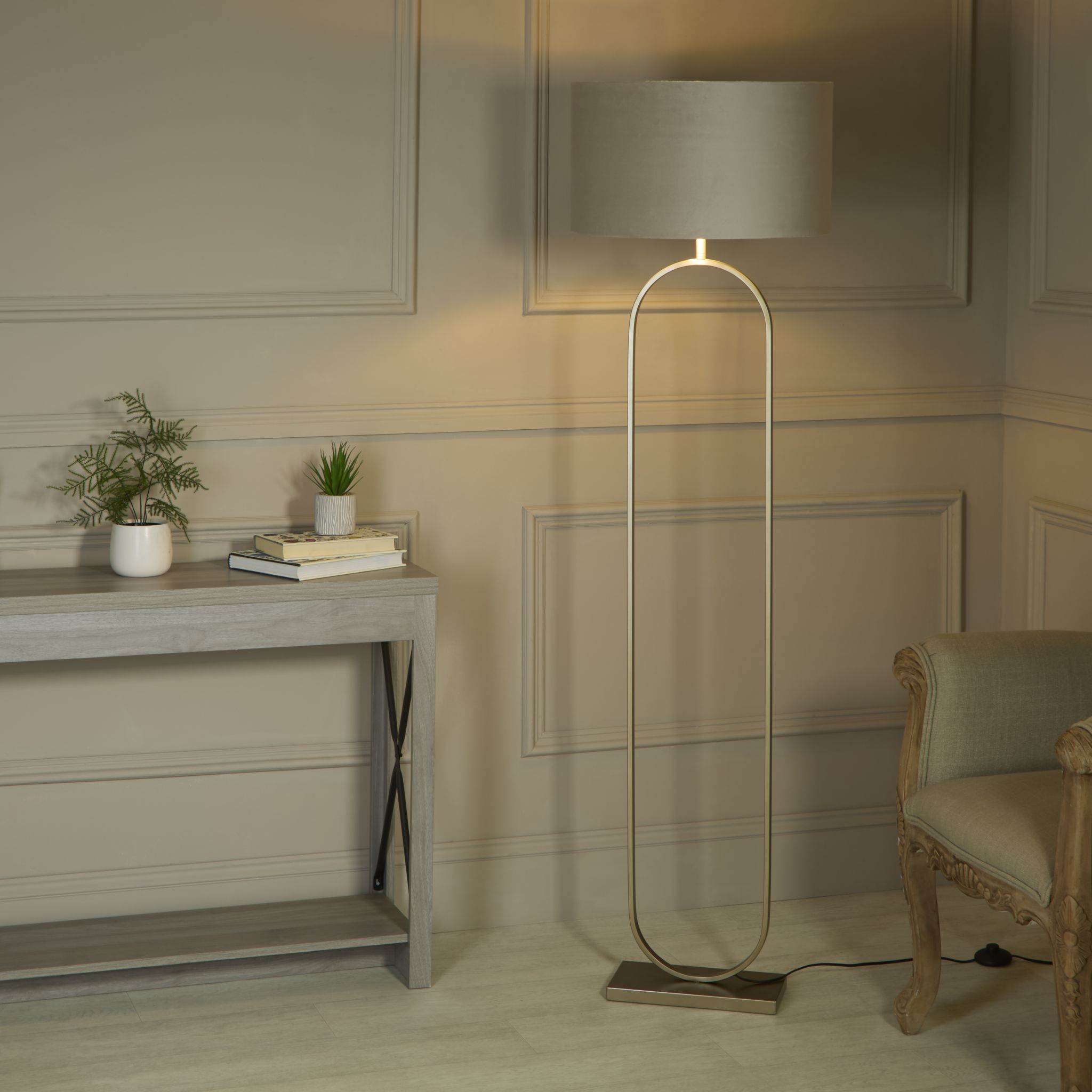 Modish Floor Lamp Bronze
