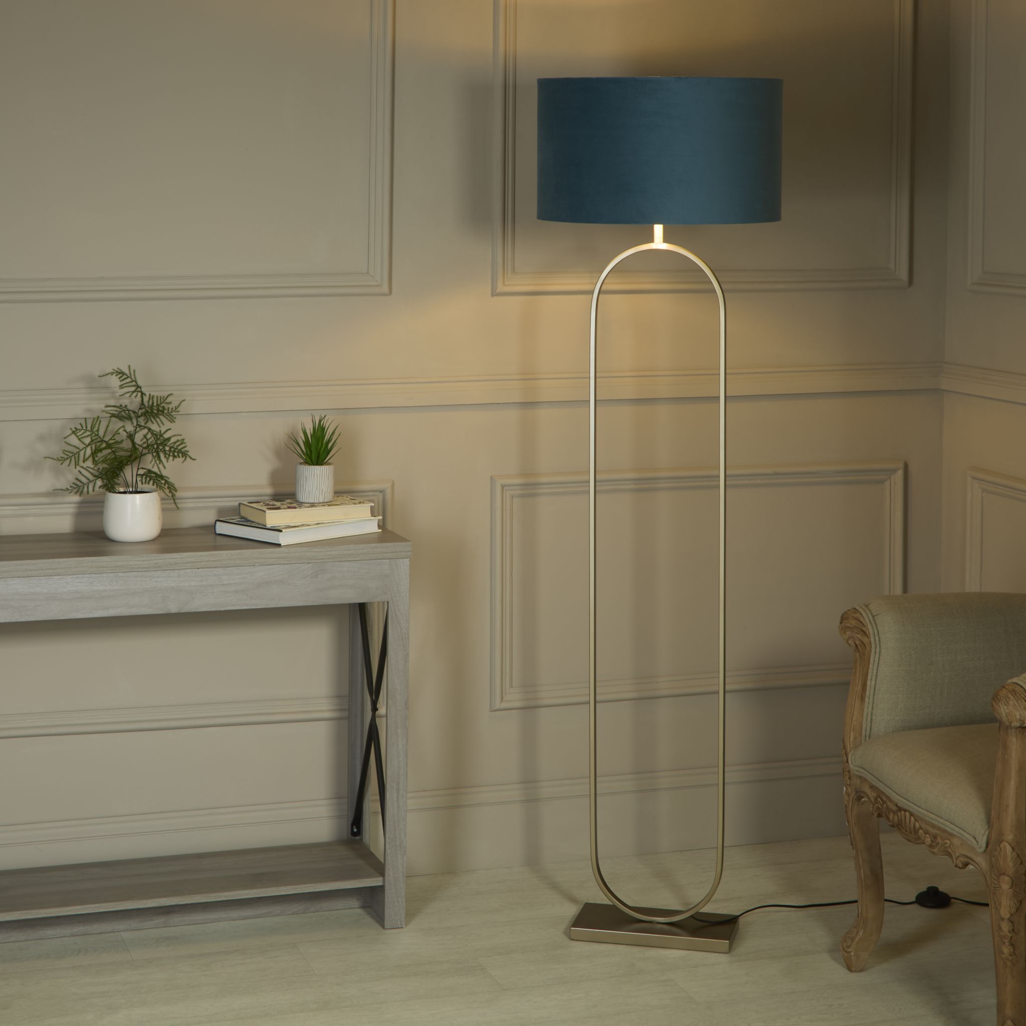 Modish Floor Lamp Bronze
