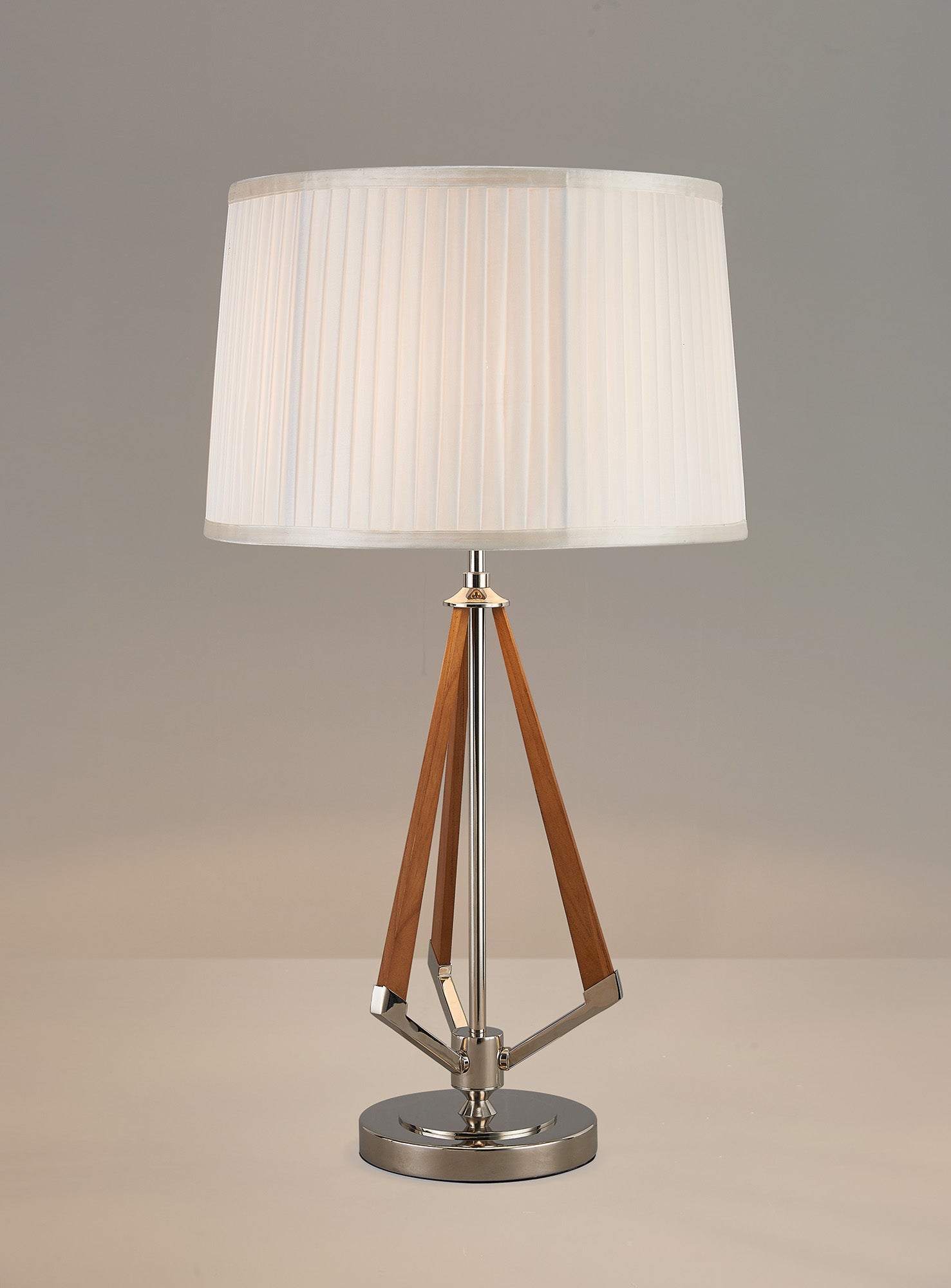hilton_IL32956PN/WH