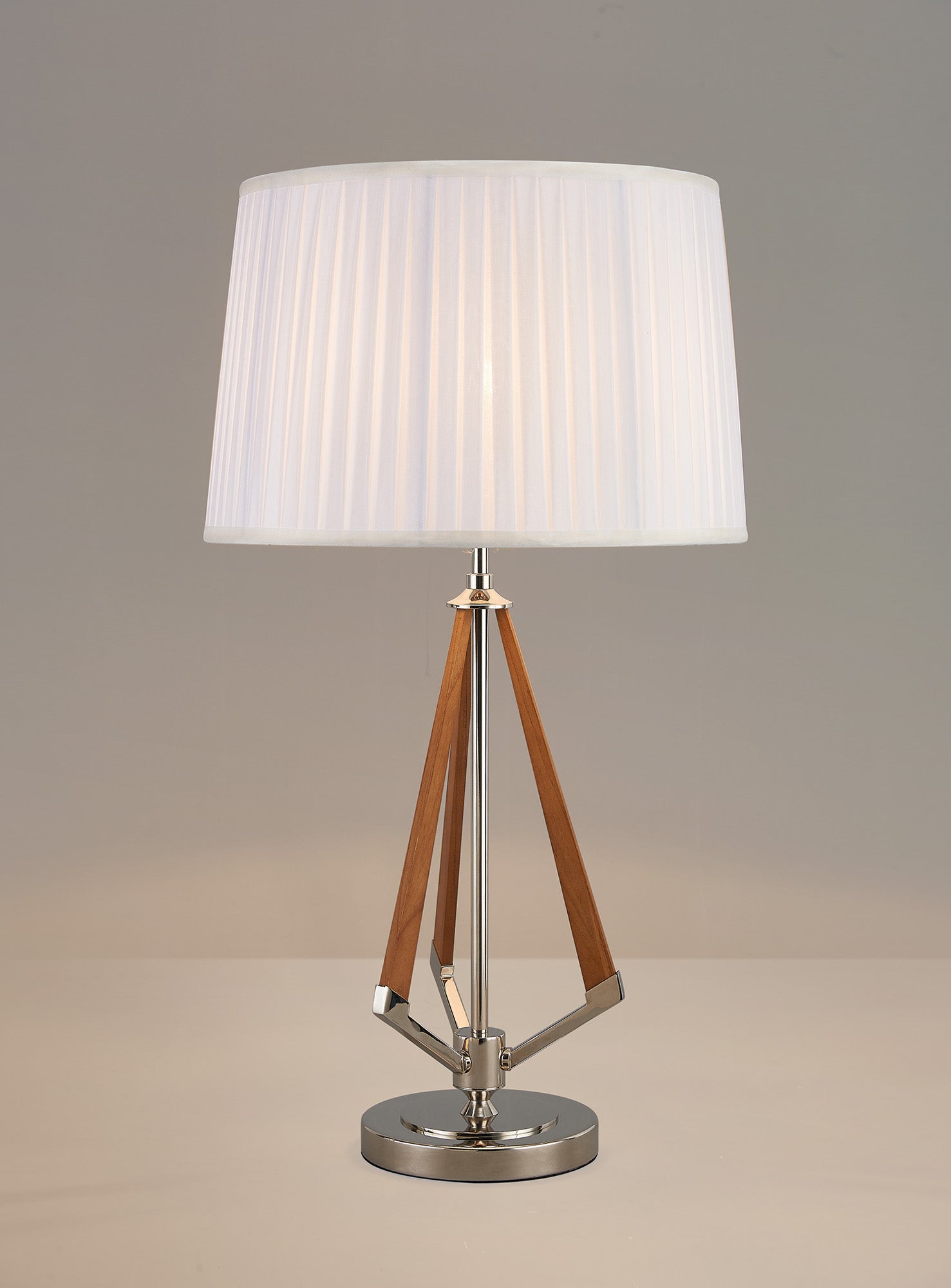 hilton_IL32958PN/WH